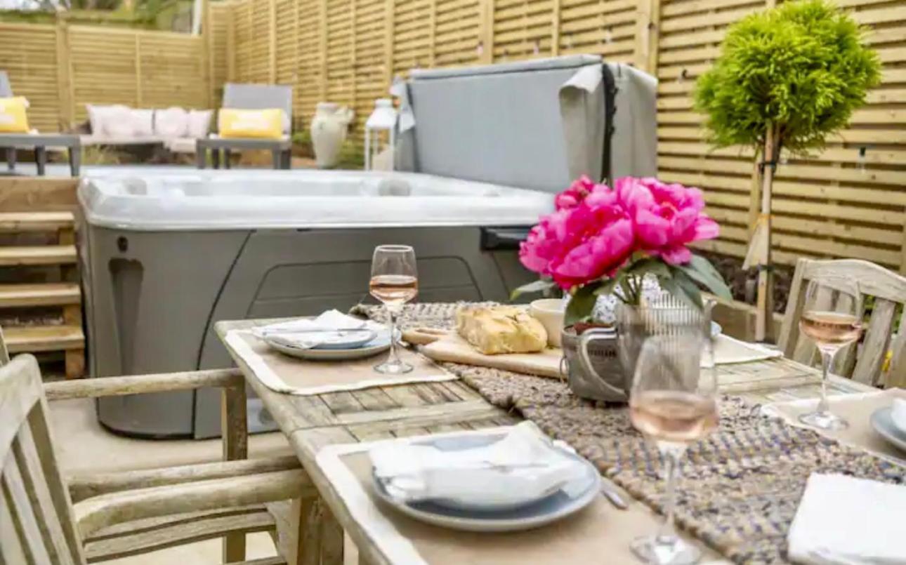 Luxury Cotswolds Cottage With Hot Tub Winchcombe Bagian luar foto