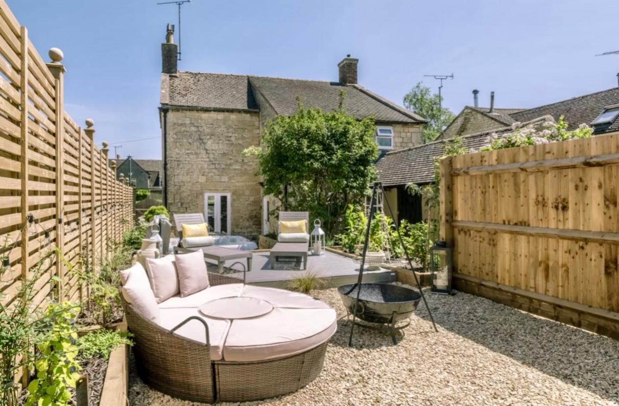 Luxury Cotswolds Cottage With Hot Tub Winchcombe Bagian luar foto