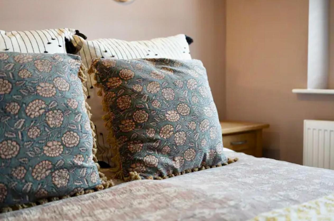 Luxury Cotswolds Cottage With Hot Tub Winchcombe Bagian luar foto