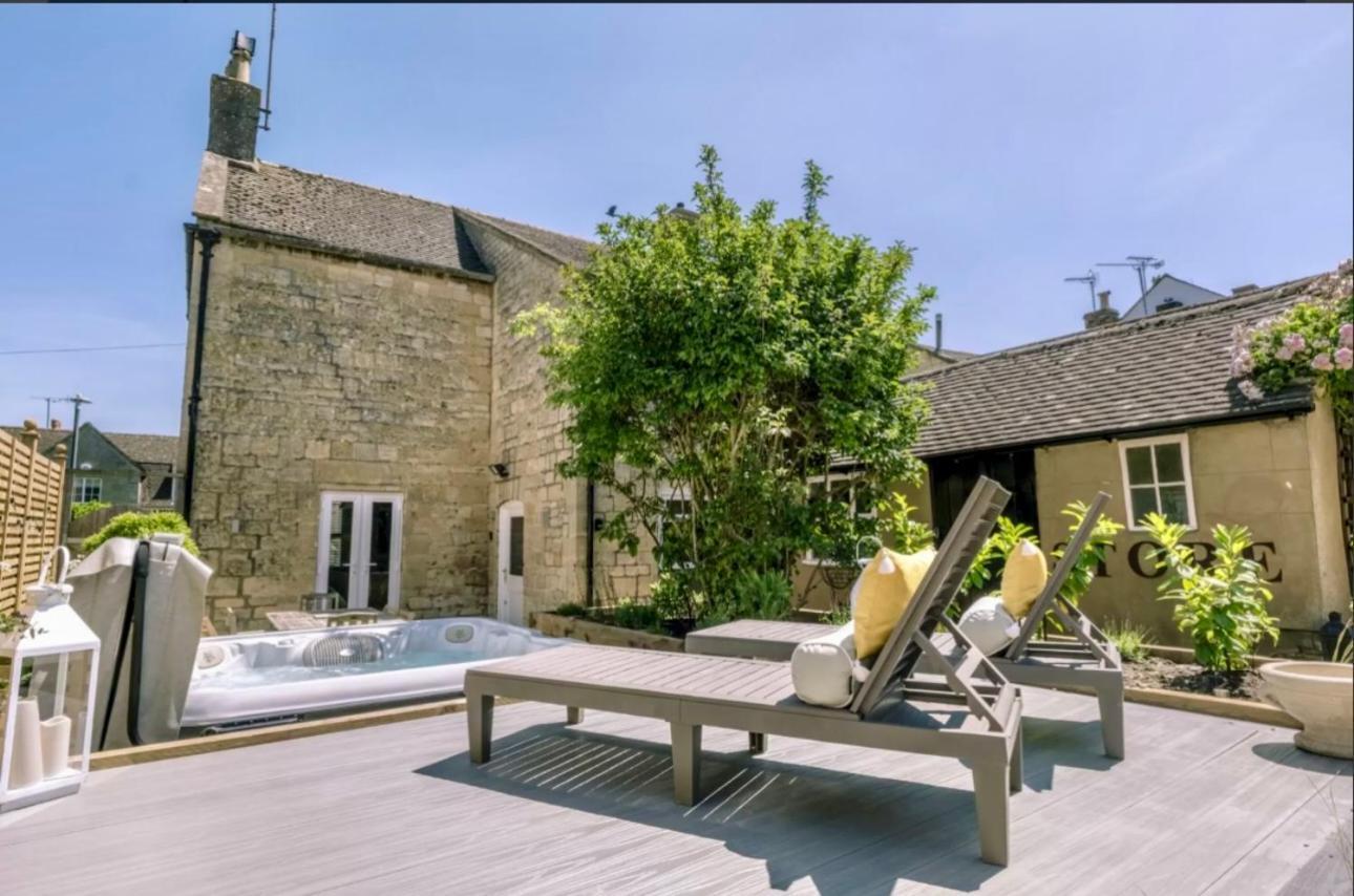 Luxury Cotswolds Cottage With Hot Tub Winchcombe Bagian luar foto